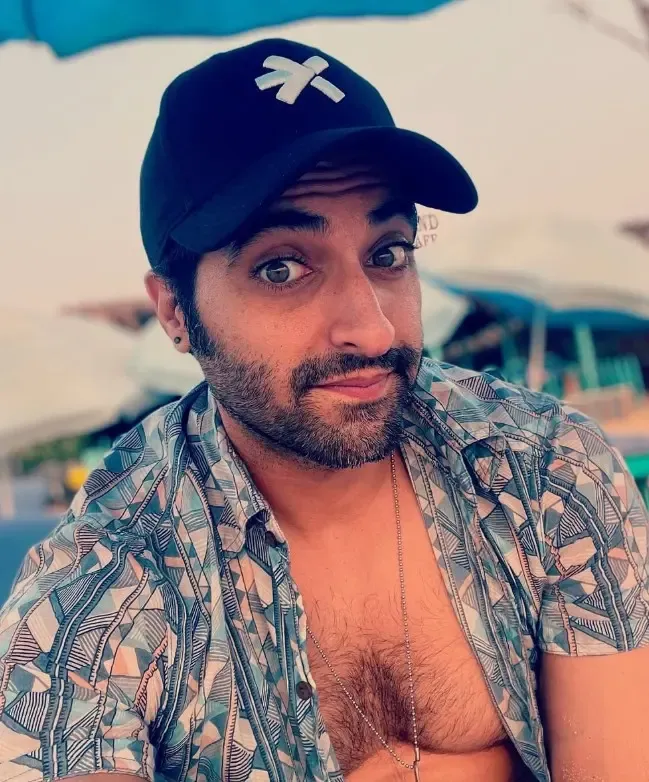 क्या 'रेजिडेंट' गहरी, गंभीर और सोचने पर मजबूर करने वाली फिल्म है? : अक्षय ओबेरॉय