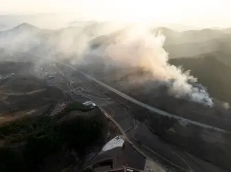 Hadong County in South Korea Urges Residents to Evacuate Amid Wildfire Outbreak