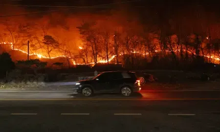 Evacuation Advisory Issued for Residents Near Hahoe Folk Village as Wildfires Advance