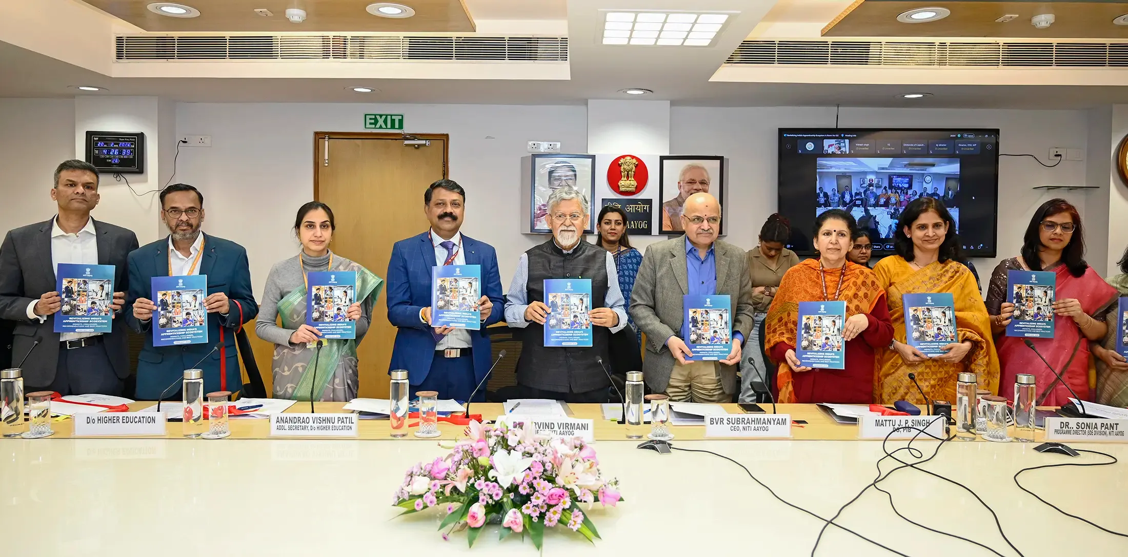 Why is revitalising apprenticeships crucial for enhancing productivity and innovation, according to NITI Aayog CEO?