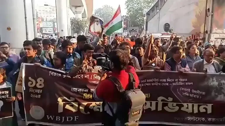 R.G. Kar Medical College Tragedy: Junior Doctors and Victim's Father Demand Justice Through Protests