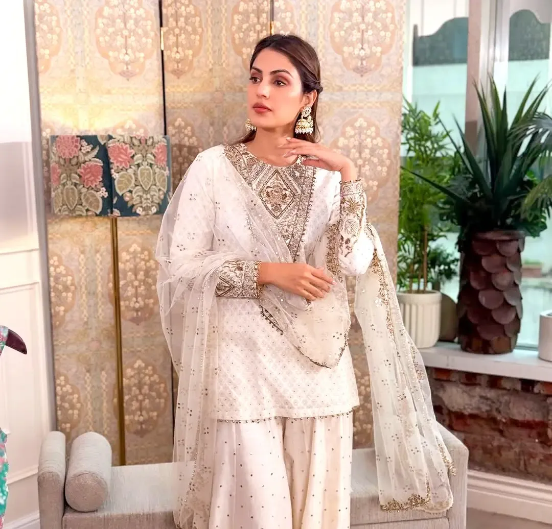 What Does Rhea Chakraborty Find Behind the ‘Magical’ Chaos of Shoots?