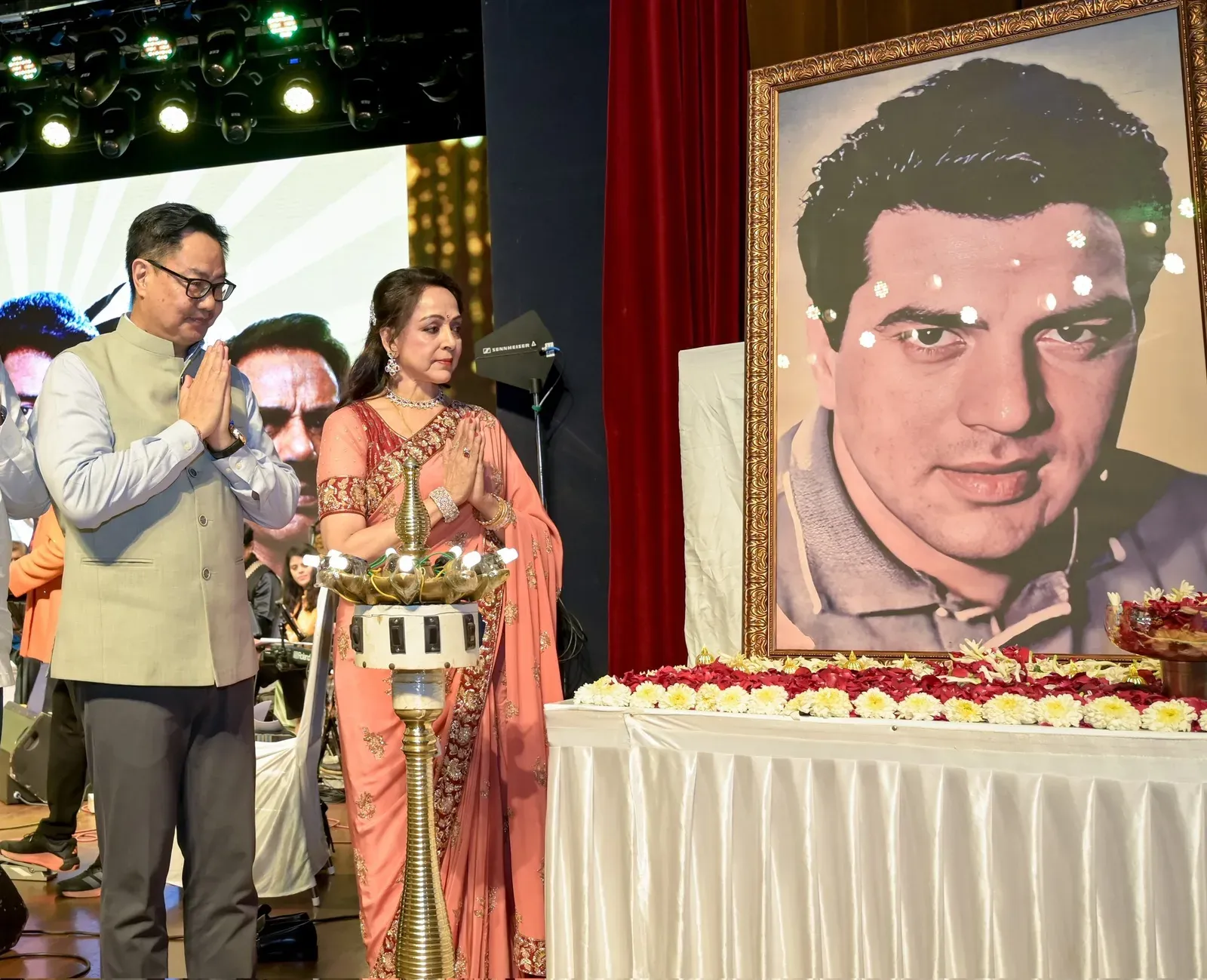 Rijiju attends Hema Malini's Diamond Jubilee concert in Mumbai