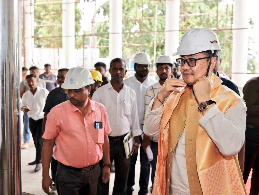 Rijiju Reviews Sea Port Terminal Construction at Swaraj Dweep
