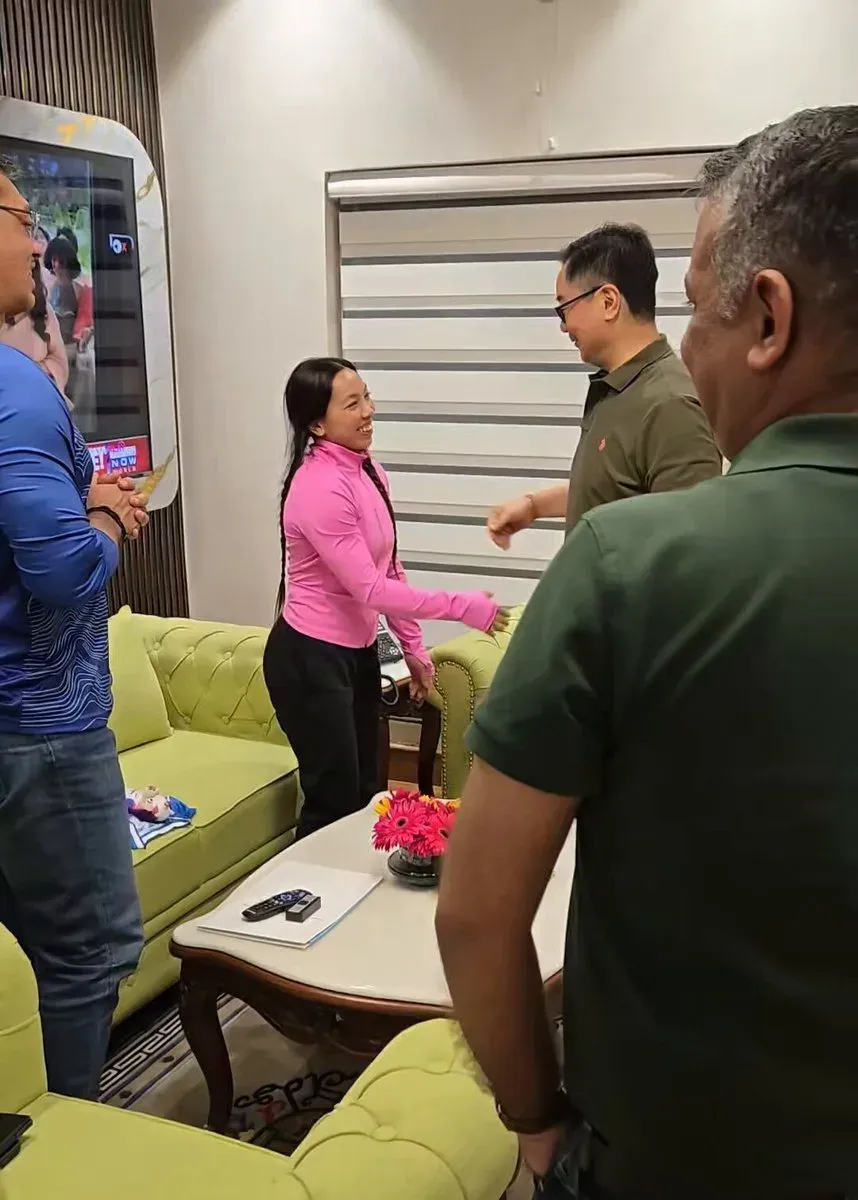 Rijiju welcomes Mirabai Chanu home after CWG Glasgow gold