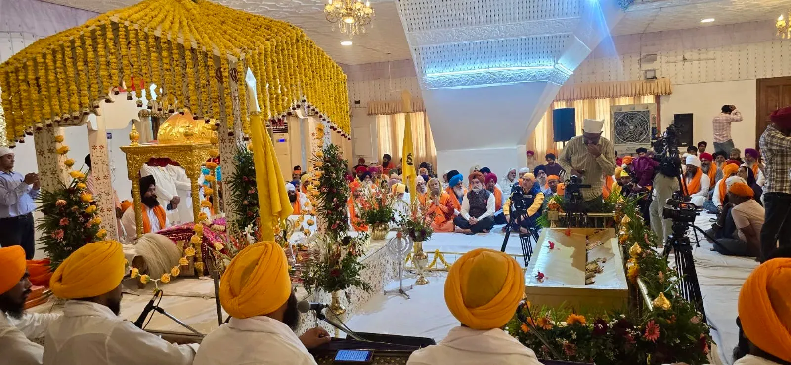हेमकुंड साहिब यात्रा 2026: ऋषिकेश से पहला जत्था रवाना, दिल्ली LG तरनजीत सिंह संधू ने दिखाई हरी झंडी