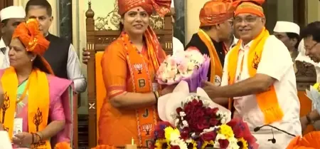 How was Ritu Tawde elected unopposed as Mumbai Mayor?