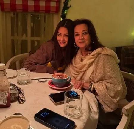 Riyaa Senn poses with mom Moon Moon in cute little cafe in Dehradun