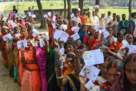 राजद हाफ, सन ऑफ मल्लाह साफ, कांग्रेस को पंजे की अंगुलियों के बराबर भी सीट नहीं, ये बिहार की जनता ने क्या किया?