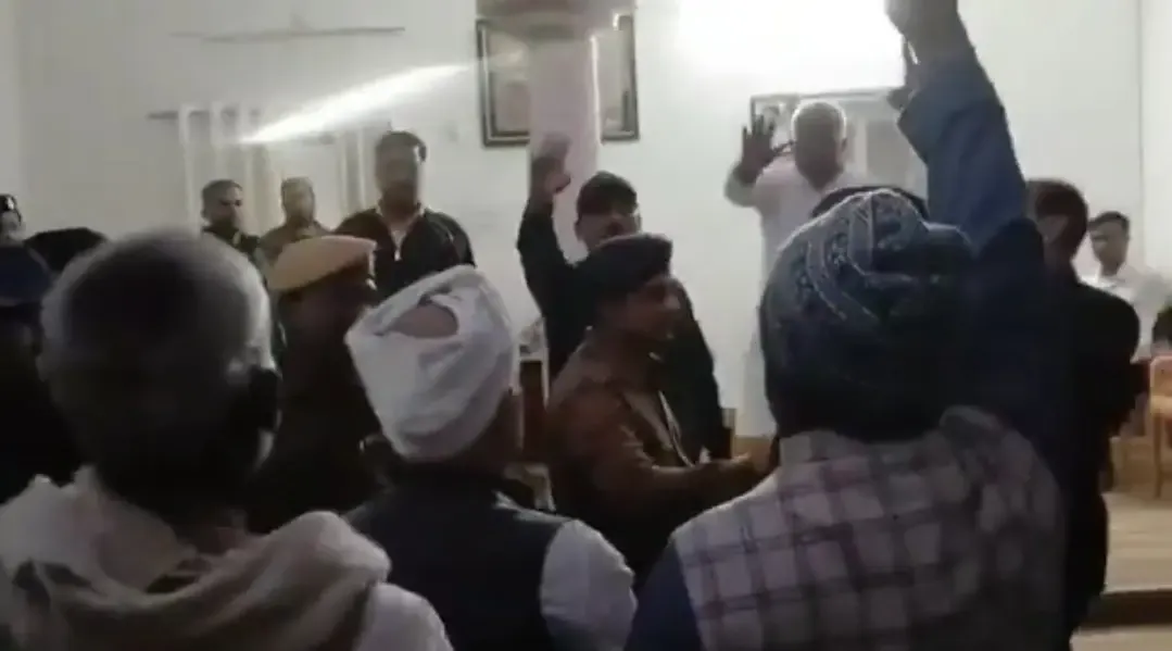 Why Are RJD Workers Protesting Against Sanjay Yadav Outside Lalu-Rabri's Residence?