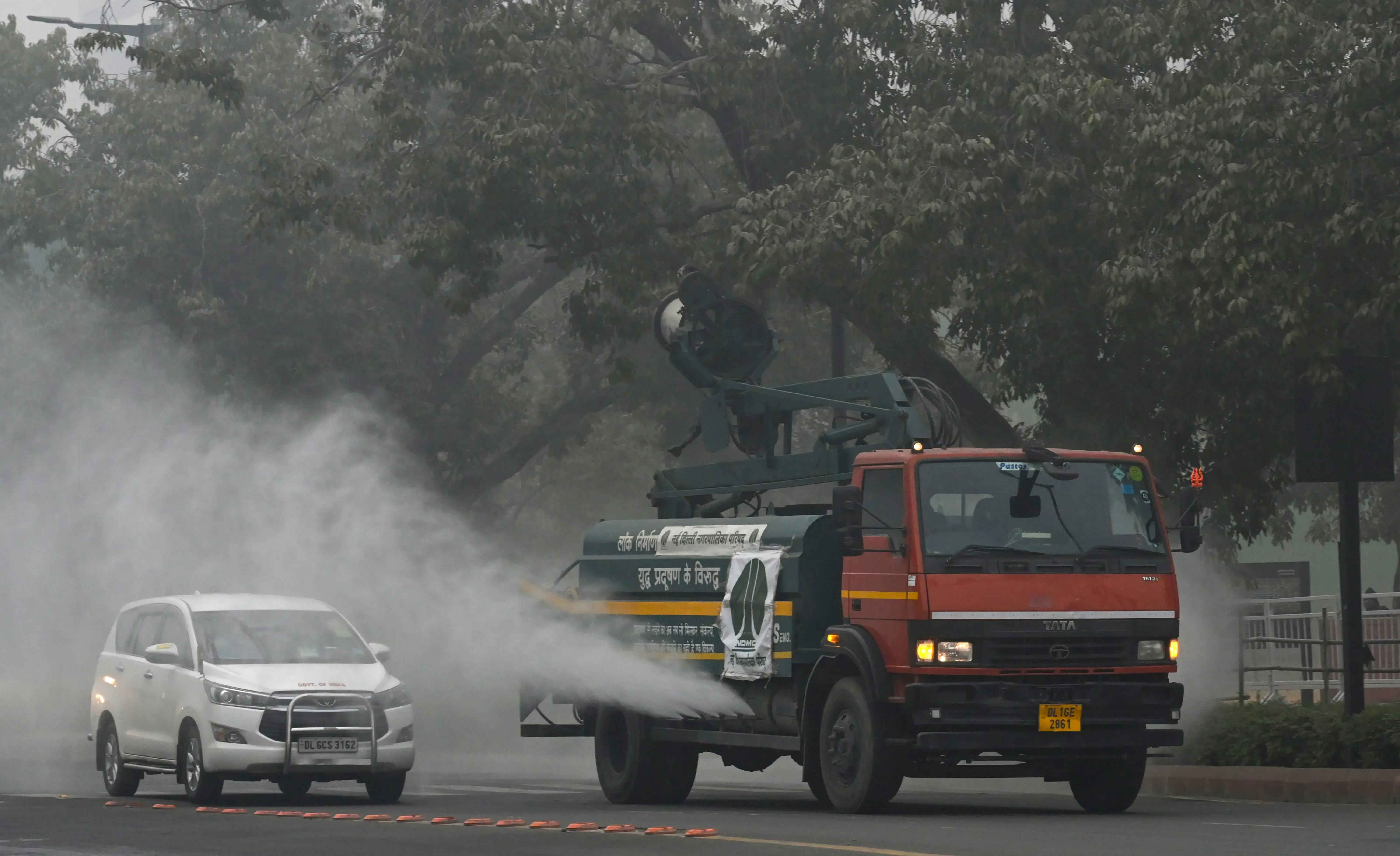 How Will Road Construction and Mist Sprays Combat Pollution in Delhi?