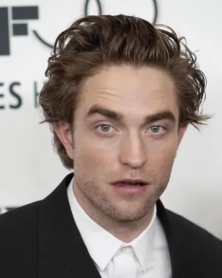 Robert Pattinson Admits to Childhood Lie About His Dad Being Michael Jackson