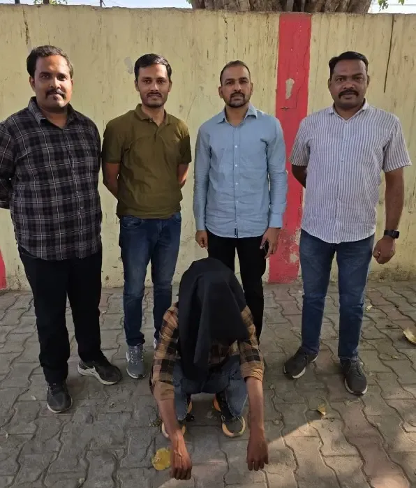 रोहित शेट्टी के फायरिंग मामले में फरार प्रदीप कुमार आगरा से गिरफ्तार, 27 अप्रैल तक कस्टडी में