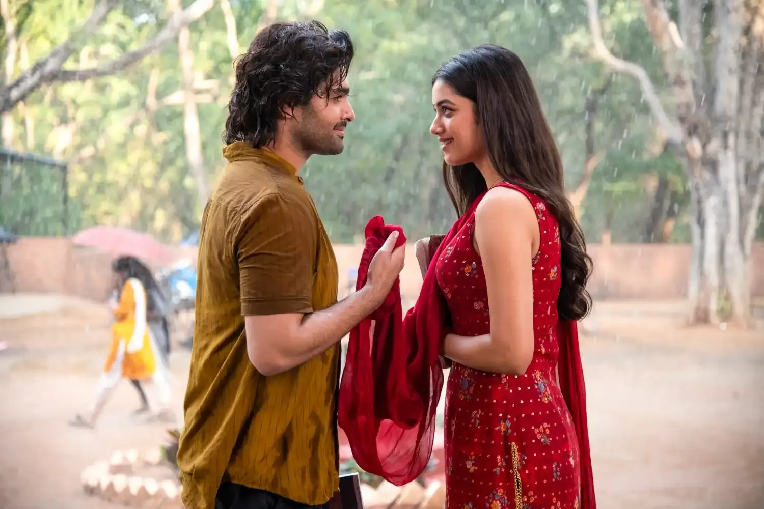 What’s New About the Romantic Number 'Nuvvunte Chaale' from Ram Pothineni's 'Andhra King Taluka'?