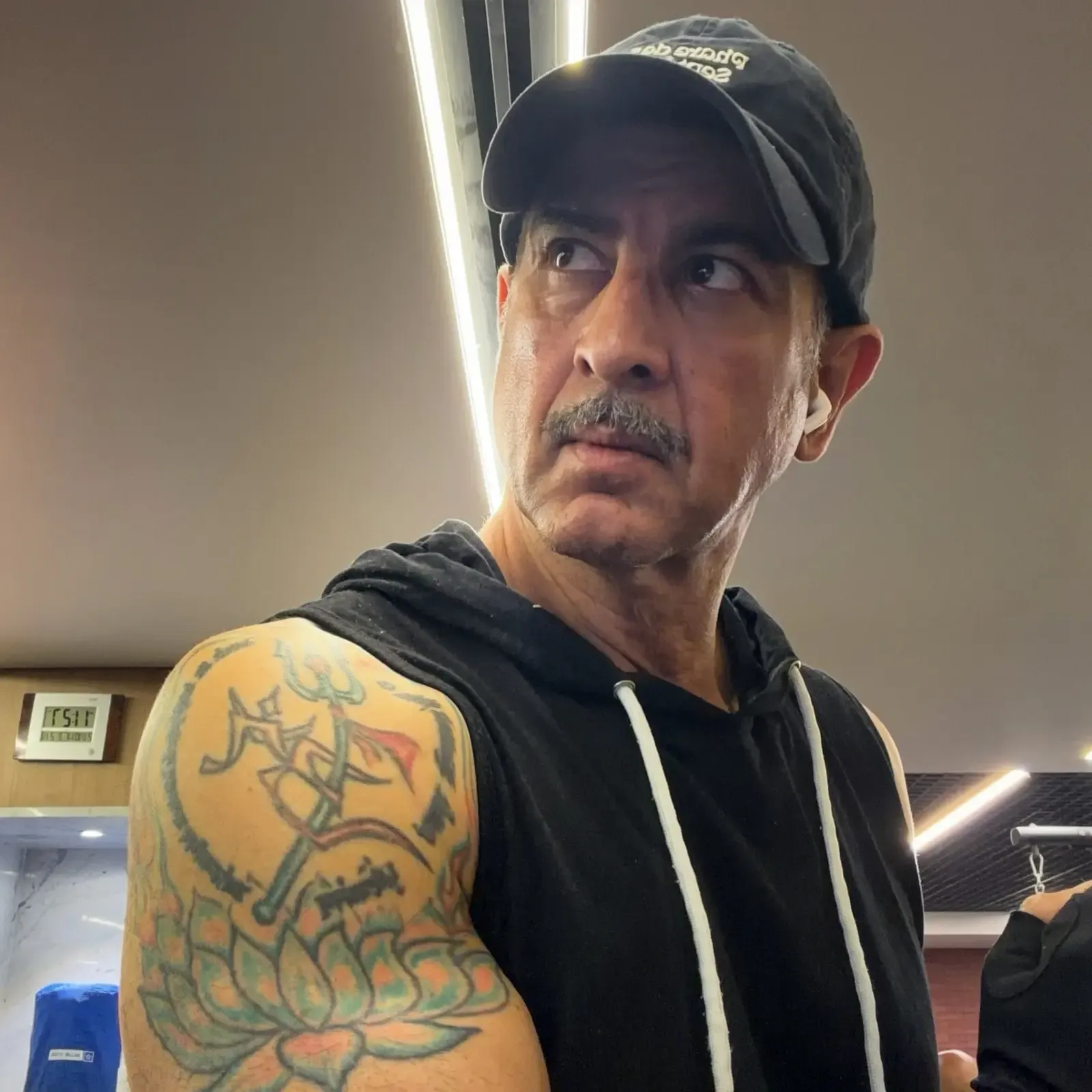 Ronit Bose Roy hits the gym to burn festive calories after Navratri