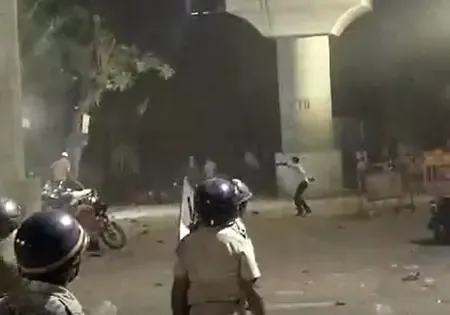 Tensions Erupt Over Aurangzeb's Tomb: Nagpur Violence Follows Hours of Unrest in Mahal