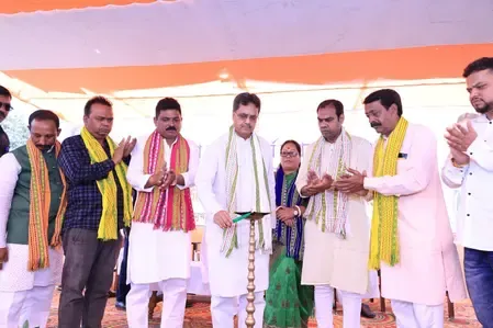What are the Rs 1,500 crore development projects launched in Tripura?