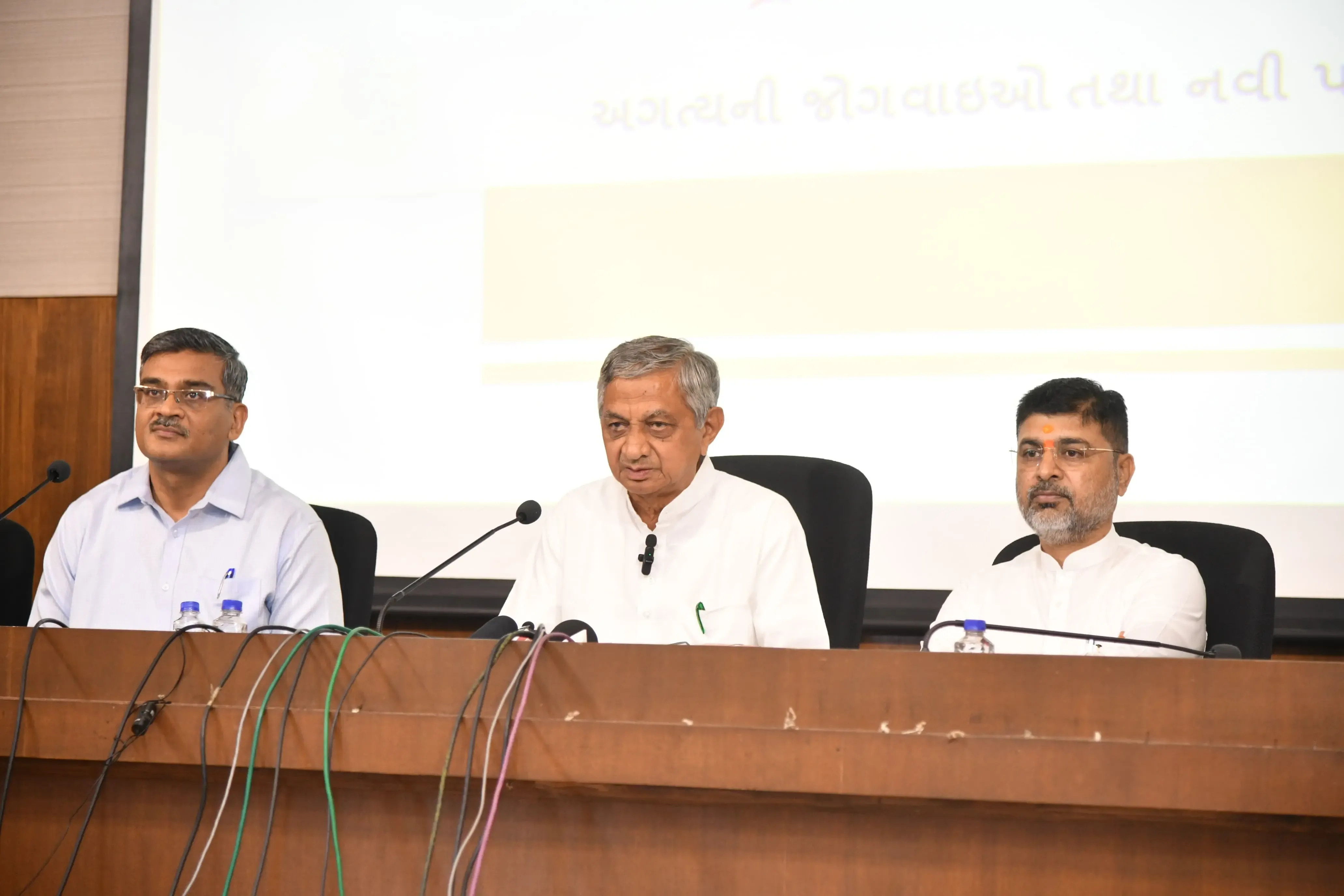 Gujarat Unveils Rs 50,000 Housing Aid & 125 Days of Rural Employment