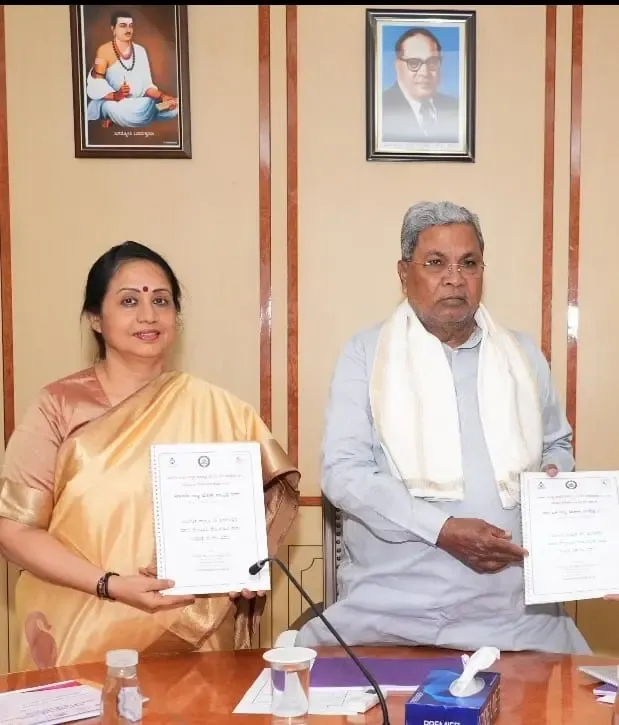 Did an RTI activist file a complaint alleging bribery against Karnataka’s Chief Secretary?