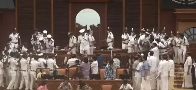 What Caused the Chaos in Kerala Assembly Over the Sabarimala Gold Smuggling Case?