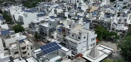 रूफटॉप सोलर में गुजरात अव्वल, 5 लाख इंस्टॉलेशंस, 1,879 मेगावाट क्षमता हासिल