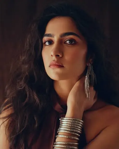 What Comfort Film Does Rukmini Vasanth Adore That Features SRK?