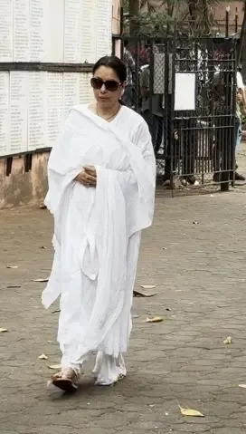 क्या रूपाली गांगुली से डेविड धवन तक कई हस्तियों ने सतीश शाह को दी अंतिम विदाई?