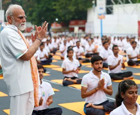 रूस से स्पेन तक योग दिवस की धूम,  पीएम मोदी ने वैश्विक सहभागिता की सराहना की