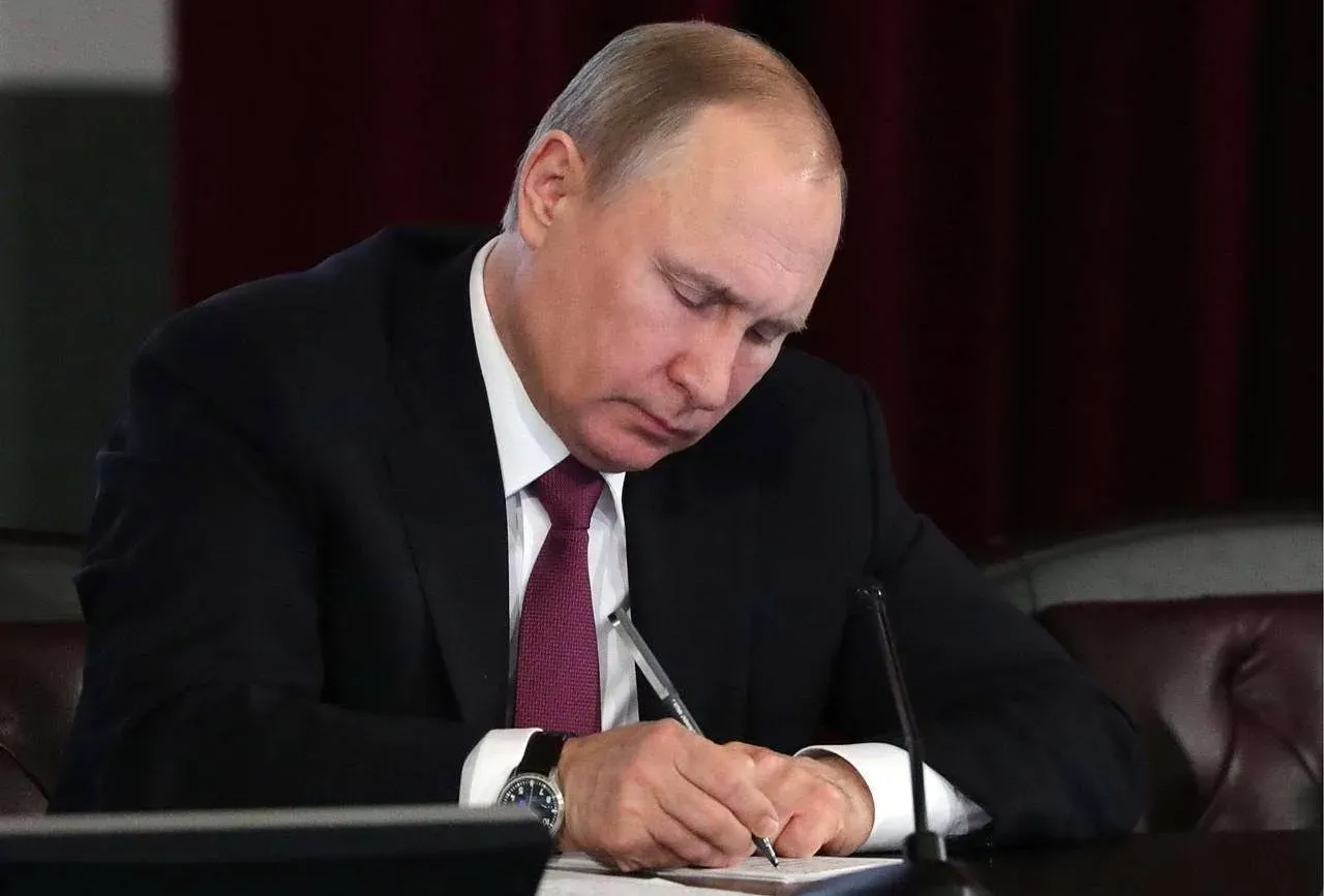 What Did Russian President Putin and Other Leaders Say About the Ahmedabad Plane Crash?