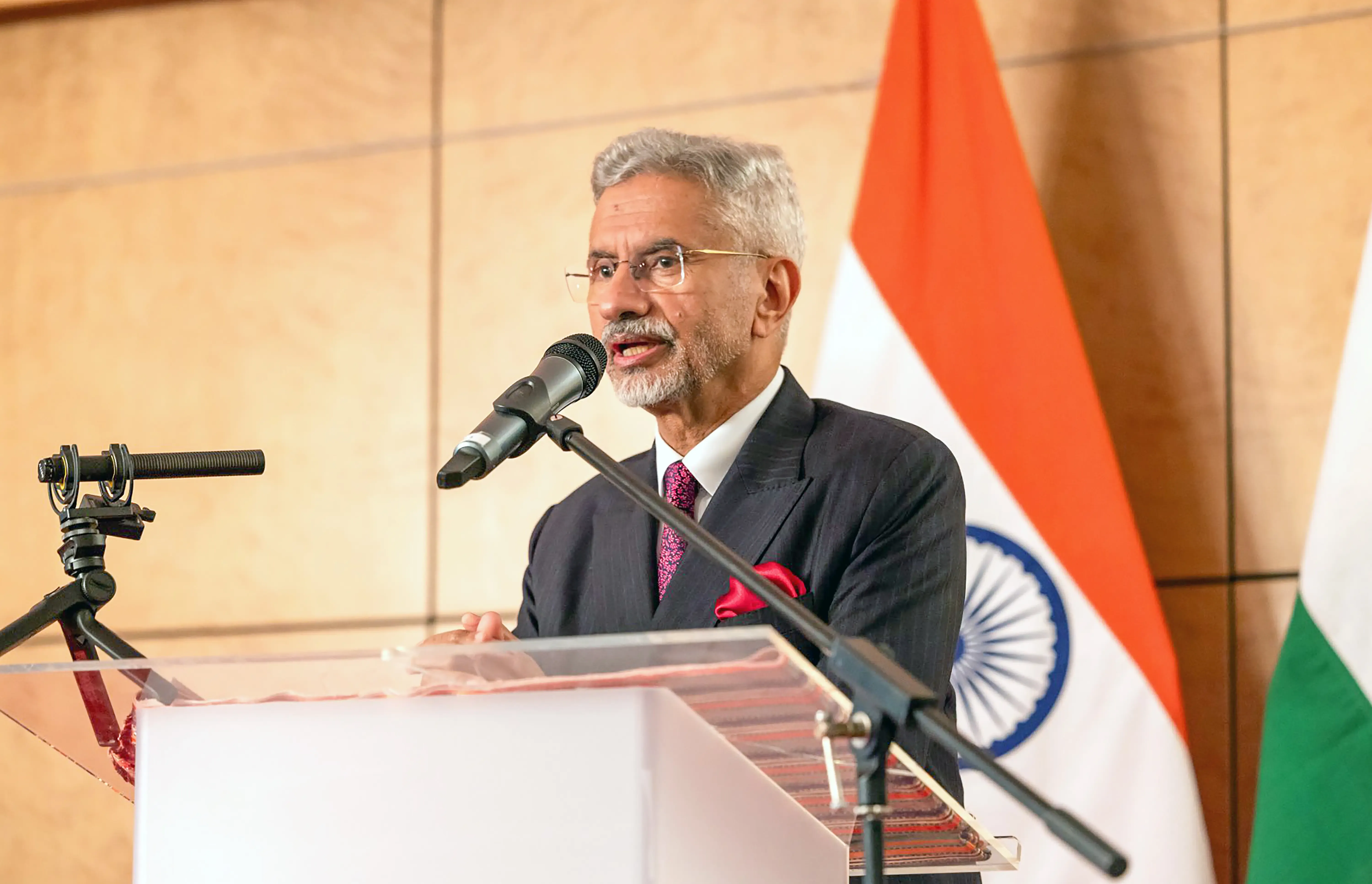 क्या एस जयशंकर को कांग्रेस ने नजरअंदाज किया, जबकि मनमोहन सिंह ने उन्हें तवज्जो दी थी?