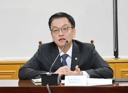 South Korean Finance Minister Commits to Reducing Effects of U.S. Tariffs