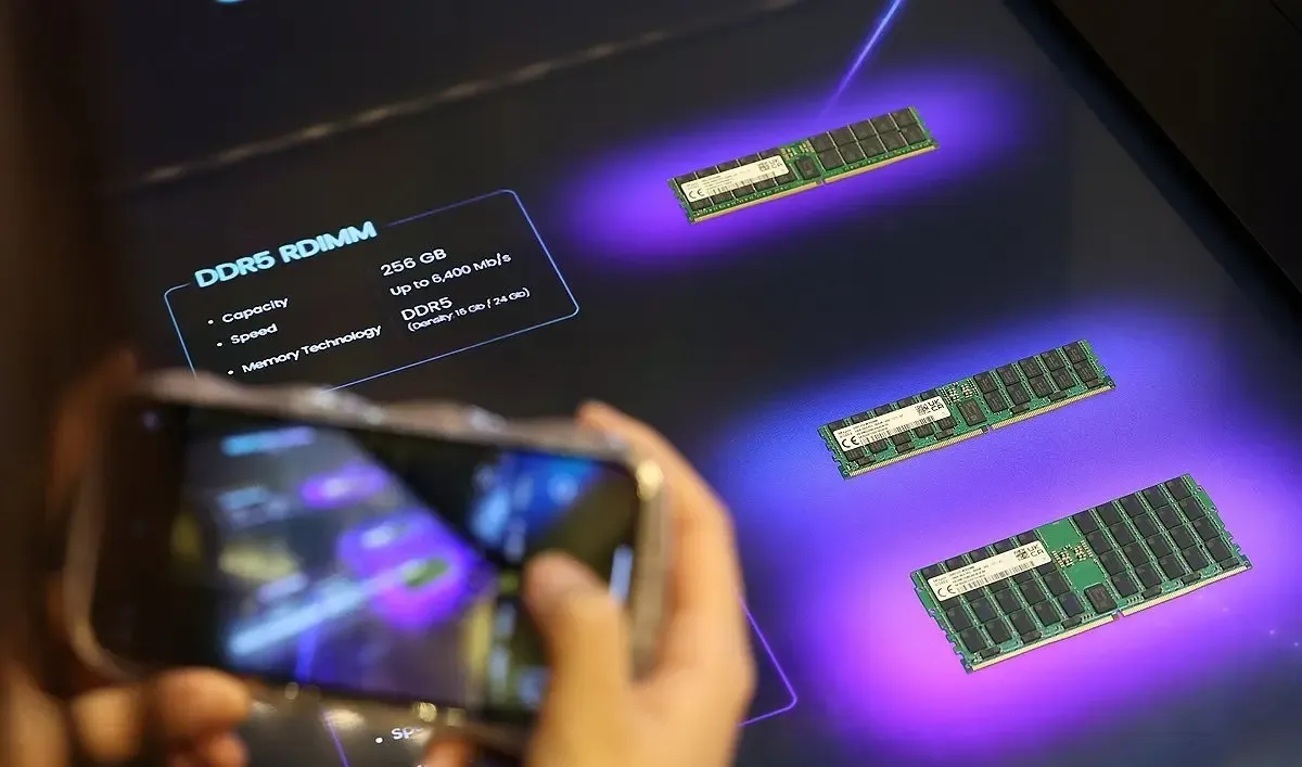 Will S. Korea's chip exports reach a record high for the second consecutive year in 2025?