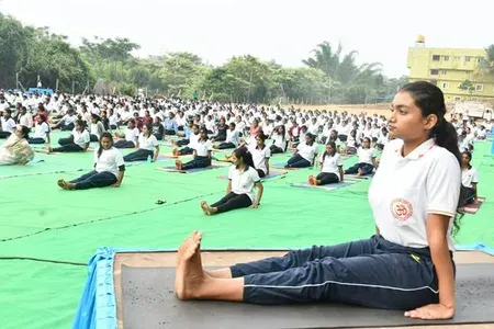 अंतर्राष्ट्रीय योग दिवस 2026: एस-व्यासा ने बेंगलुरु में 650 प्रतिभागियों के साथ 100-दिवसीय उलटी गिनती का 36वाँ दिन मनाया
