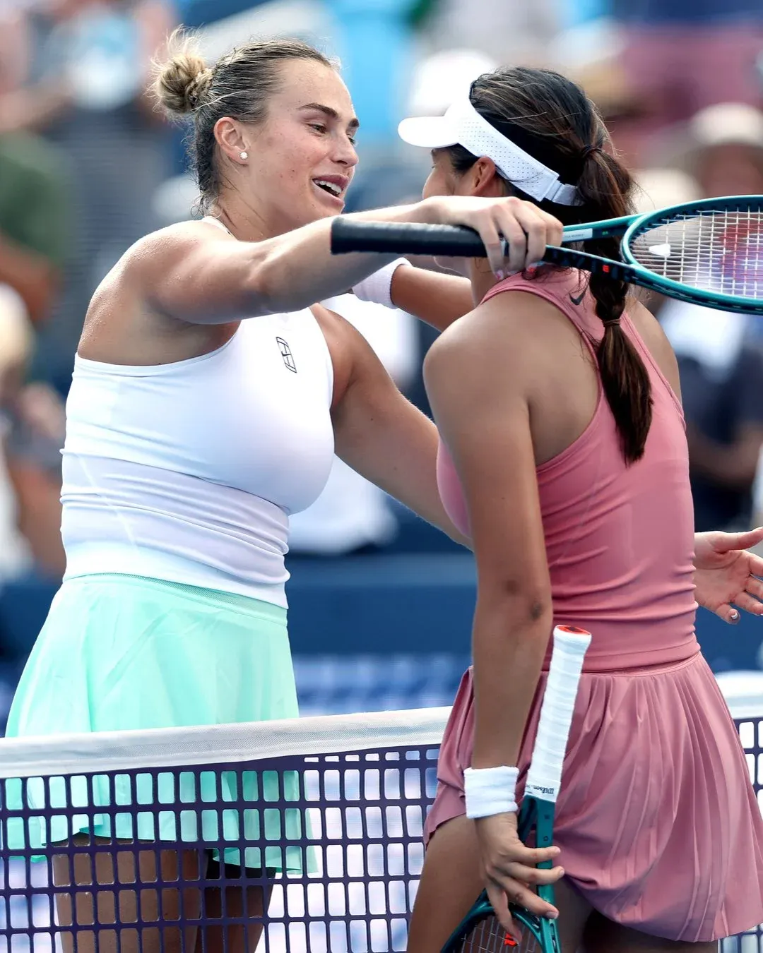 How Did Sabalenka Triumph in Cincinnati Against Raducanu?