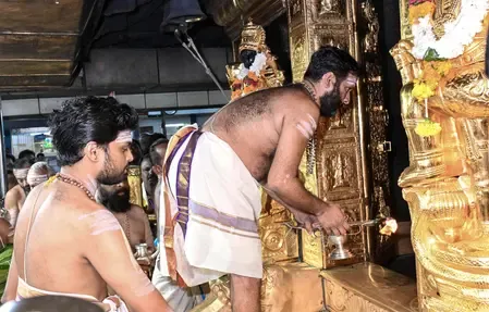 Is the CPI(M) in Trouble After Vijayakumar's Statement on the Sabarimala Gold Theft?