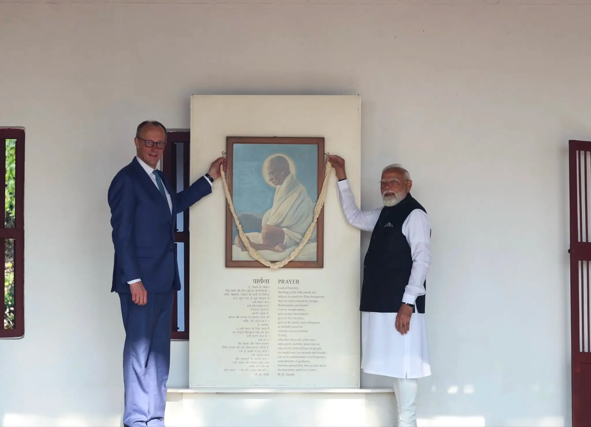 क्या पीएम मोदी ने जर्मन चांसलर को महात्मा गांधी की विरासत दिखाई?