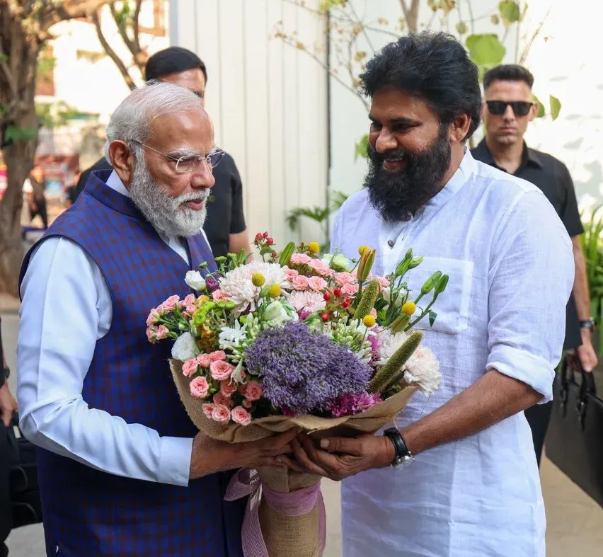 पवन कल्याण ने PM मोदी को दी बधाई: 4,399 दिनों की सेवा, गिनाईं NDA सरकार की उपलब्धियाँ