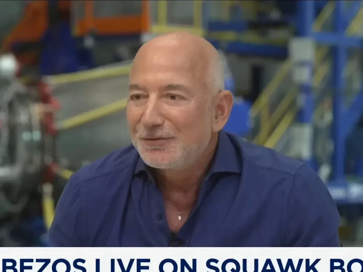 Sacks Calls Bezos 'Based' in Rare Public Praise