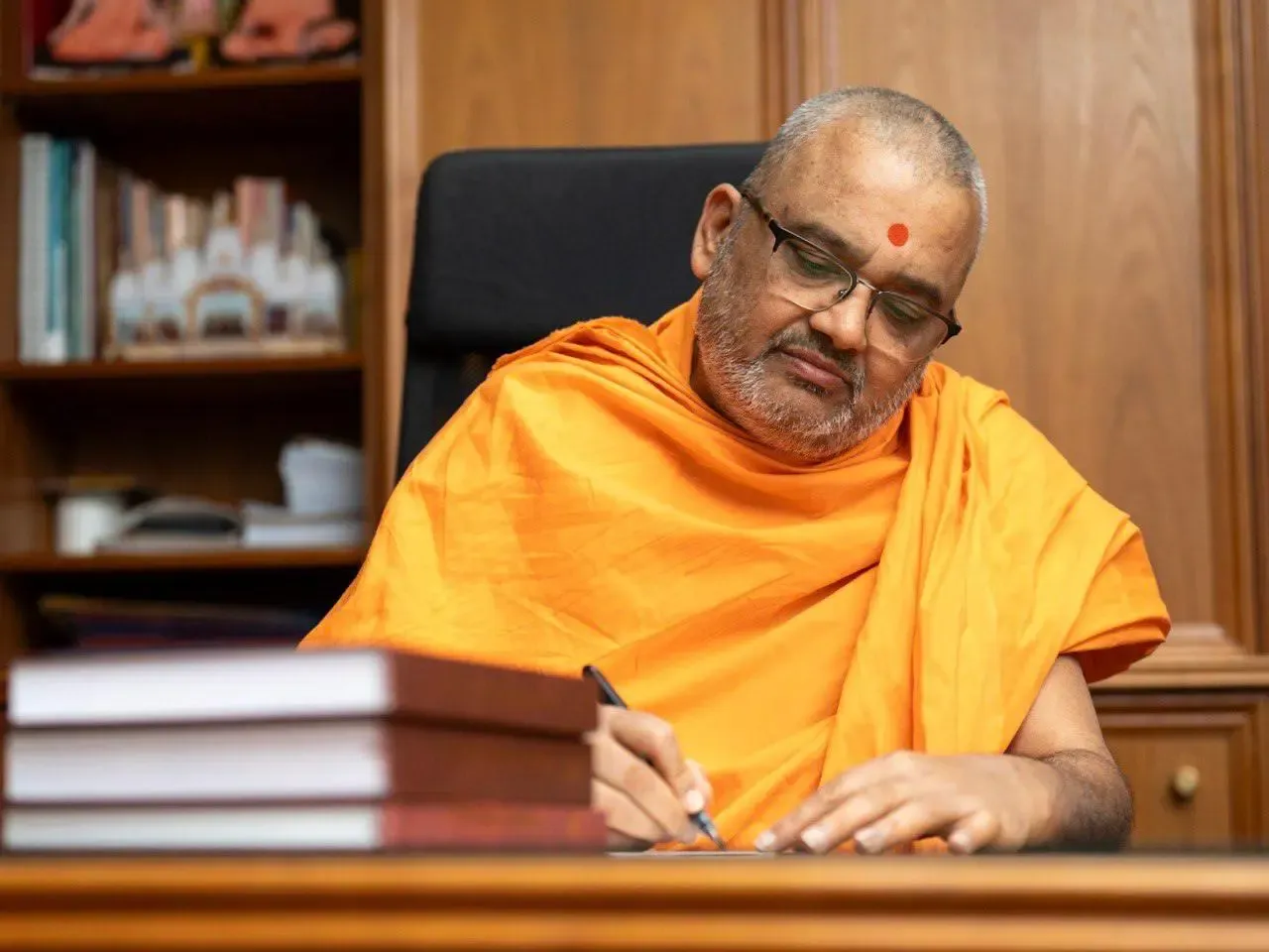 Mahamhopadhyay Sadhu Bhadreshdas to be Honored with Saraswati Samman 2024 for Exceptional Sanskrit Contributions