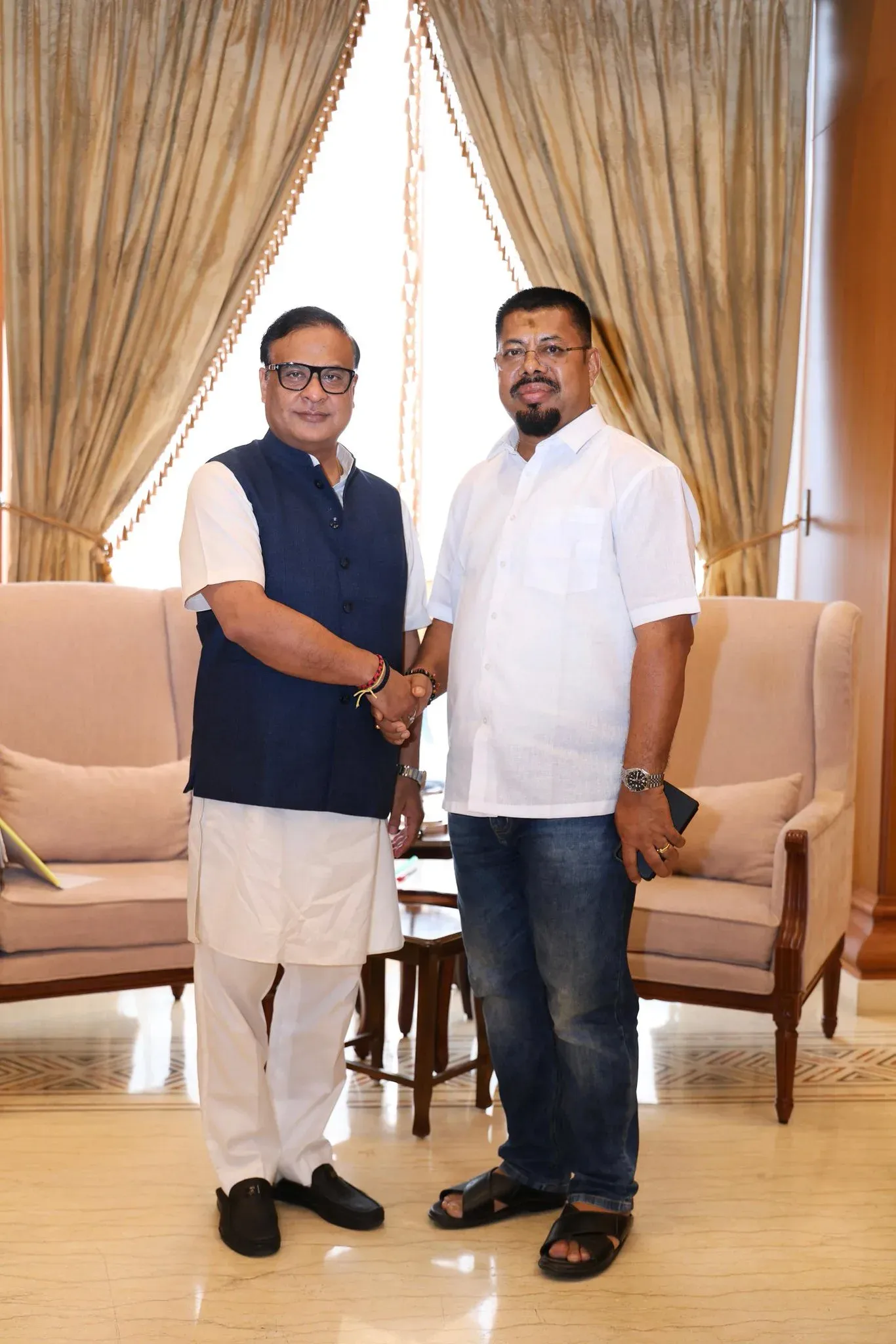 Sadiya MLA Bolin Chetia Meets CM Himanta at His Residence