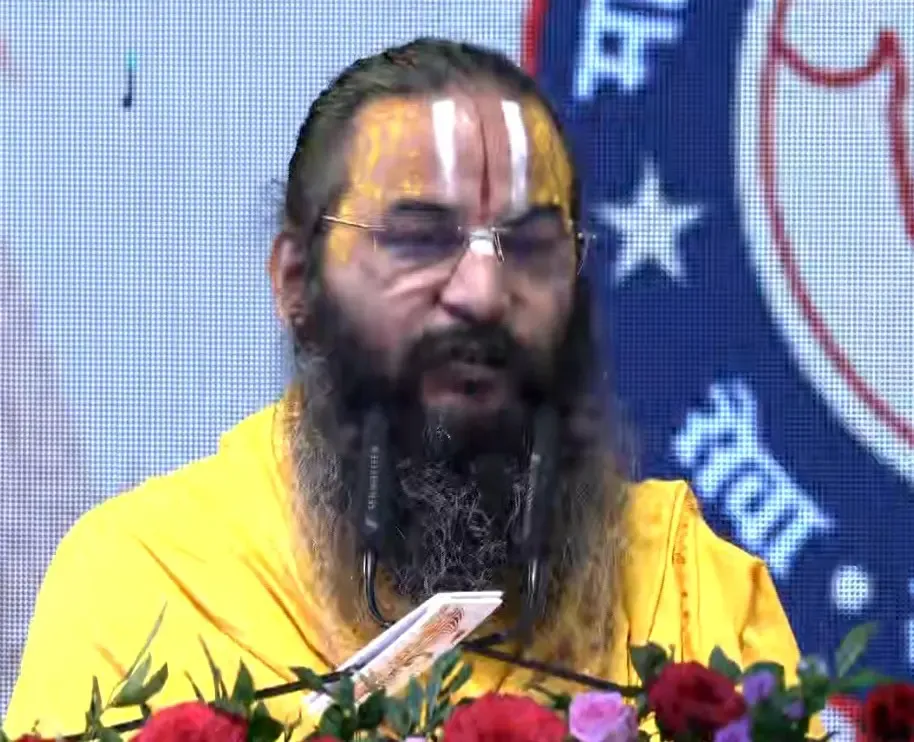 युवा धर्म संसद उज्जैन: आचार्य मिथिलेश नंदिनी शरण बोले — सफलता के बाद भी शांति नहीं, संवाद ज़रूरी