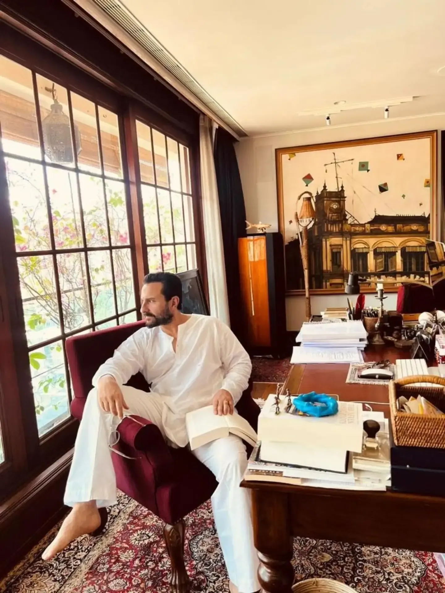 Saif Ali Khan's Pataudi Library post: witty caption wins Instagram