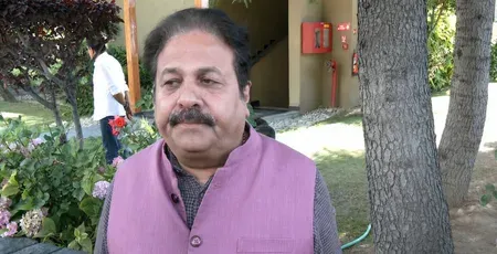 राजीव शुक्ला का श्रीनगर में बयान: सैन्य अधिकारियों से LAC, चीन और होर्मुज पर हुई चर्चा