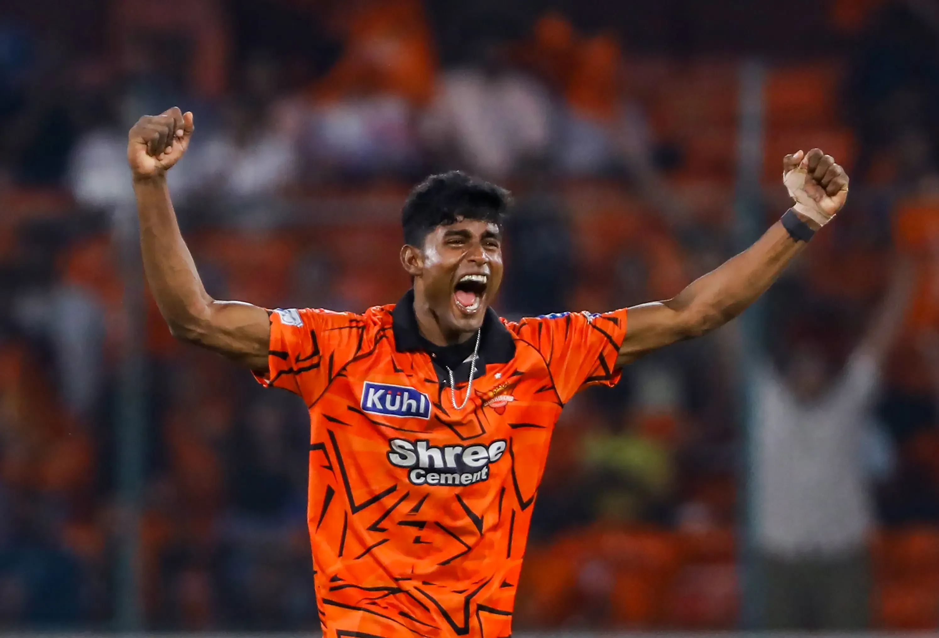 साकिब हुसैन: आर्थिक तंगी से उबरकर आरआर को हराने वाले युवा गेंदबाज की कहानी