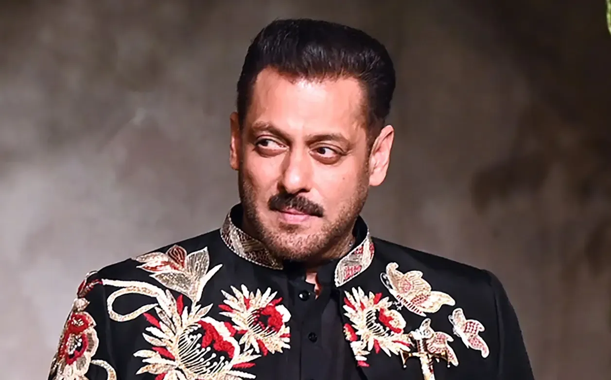 Why has Salman Khan been summoned by Kota Consumer Court over a pan masala advertisement?