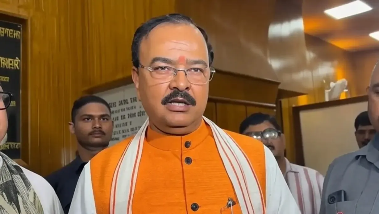 क्या समाजवादी पार्टी अस्त होता हुआ सूरज है? एसआईआर पर <b>अखिलेश यादव</b> को <b>केशव प्रसाद मौर्य</b> का जवाब