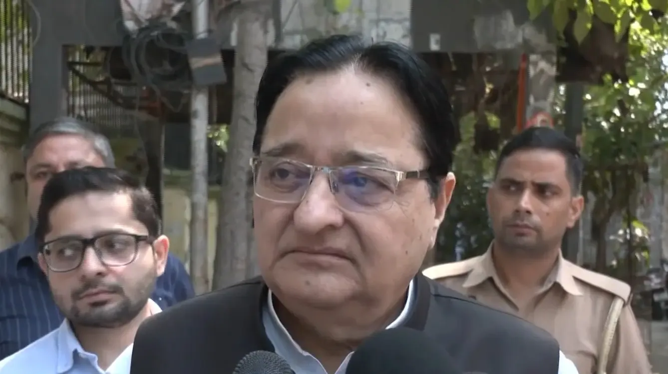 एनआरसी देश के लिए खतरनाक: सपा नेता एसटी हसन, राज्यसभा तीसरे प्रत्याशी पर भी बोले