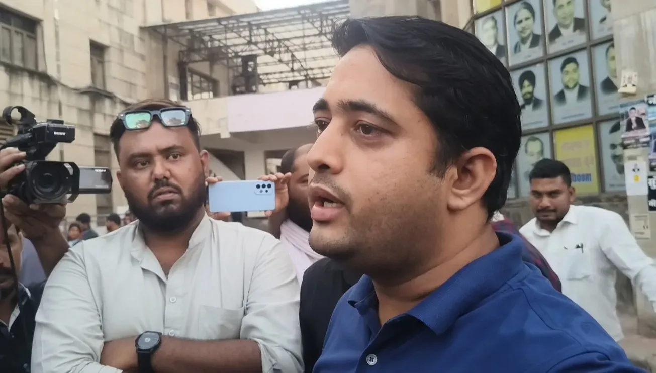 ट्विशा शर्मा केस: समर्थ सिंह के जबलपुर कोर्ट में सरेंडर पर पीड़ित परिवार बोला — 'पूरा सिस्टम उसके साथ'