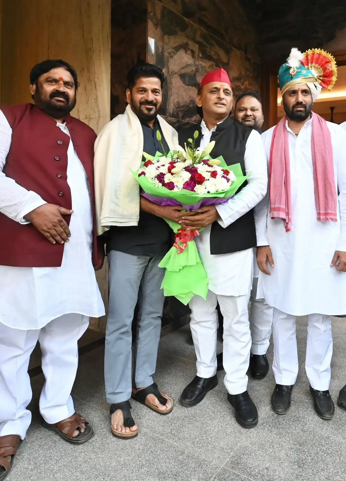 क्या समस्याओं के समाधान के लिए एक स्पष्ट, यथार्थवादी और प्रगतिशील रोडमैप जरूरी है: अखिलेश यादव?