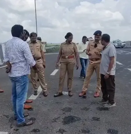समृद्धि महामार्ग पर ‘कीलें’ नहीं, चल रहा रखरखाव का कार्य: पुलिस